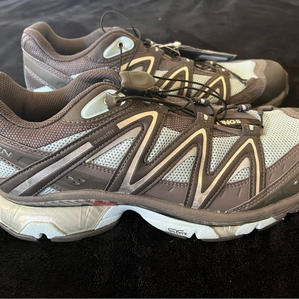 Salomon Men's Athletic Shoes Gray and White